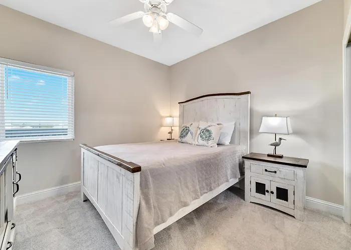 Lighthouse 305 Gulf Shores